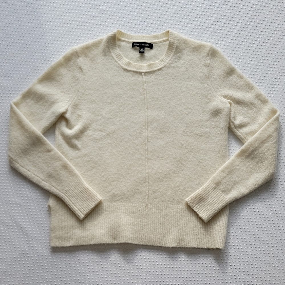 Banana Republic Soft Butter Yellow Crew Neck Long Slv Sweater XS 32% Merino Wool